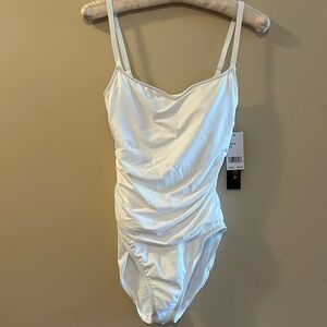 NWT, LaBlanca, white one piece swimL size 6 “island goddess”